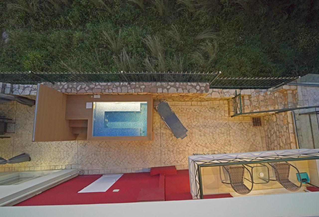 Semiramis Suites With Pool Kalamata Exterior photo