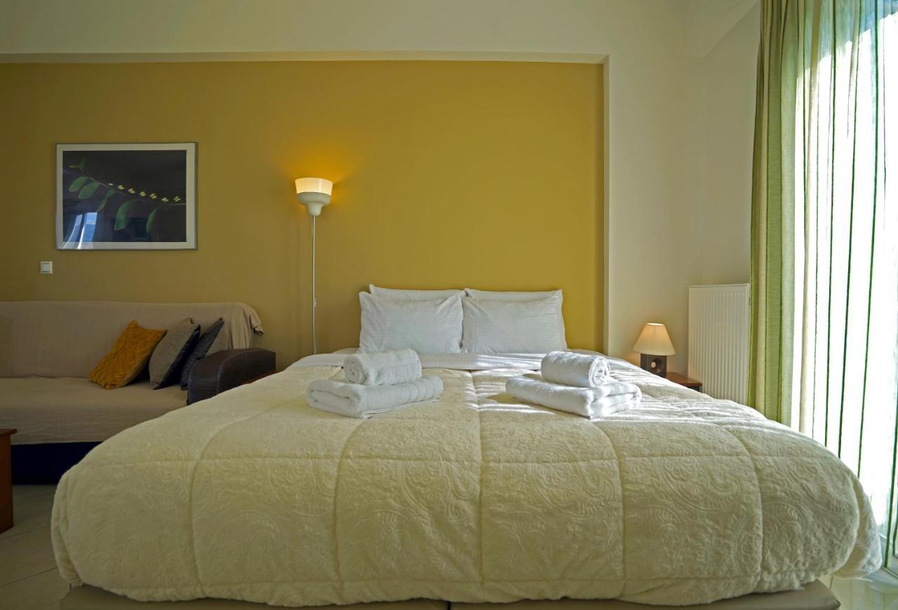 Semiramis Suites With Pool Kalamata Exterior photo