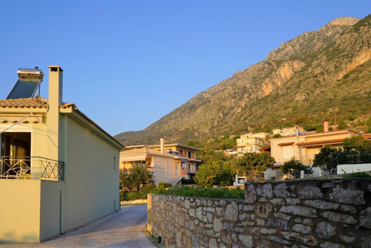 Semiramis Suites With Pool Kalamata Exterior photo