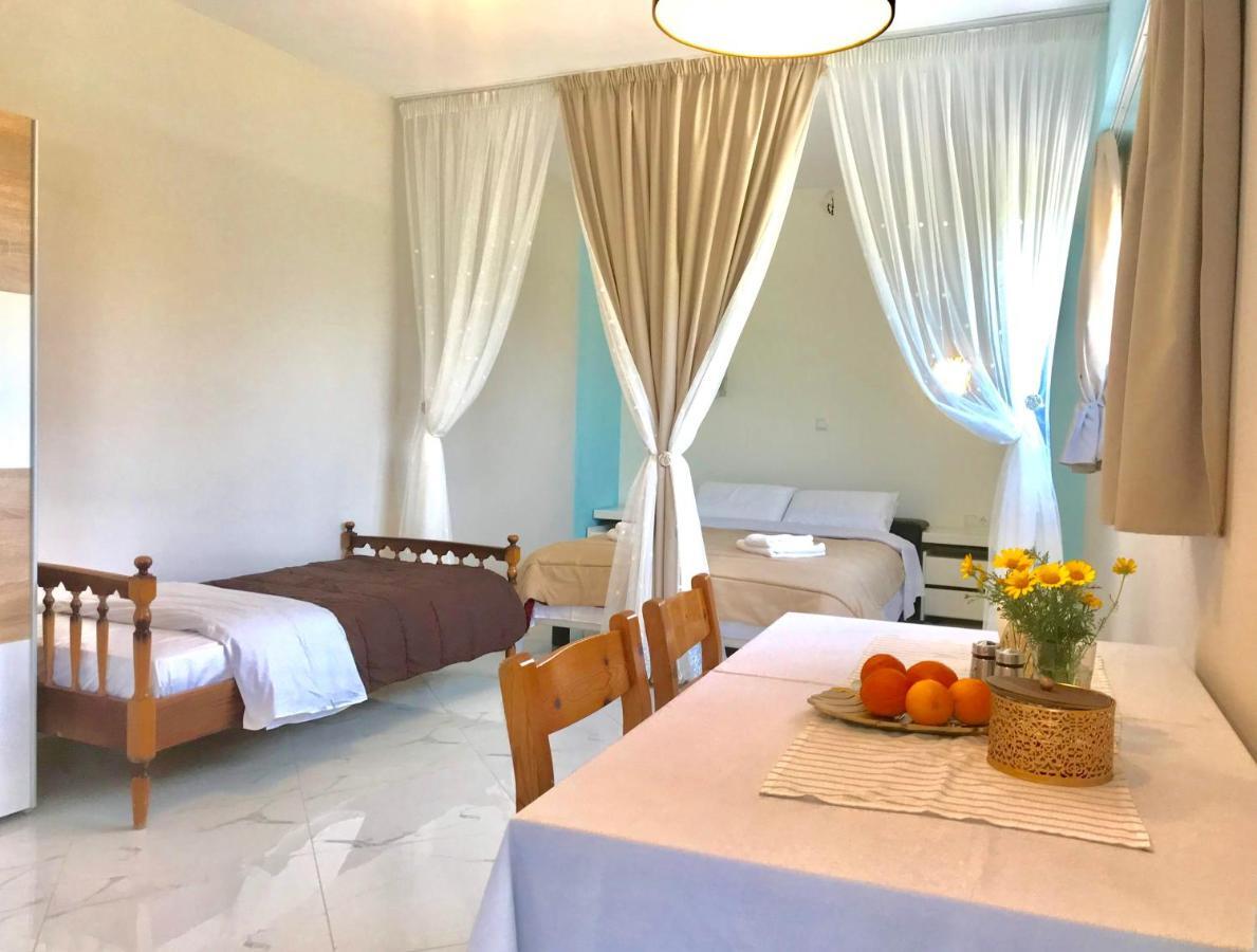 Semiramis Suites With Pool Kalamata Exterior photo